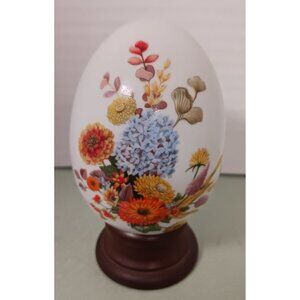 Avon Autumn's Color Porcelain Vintage Collectable Egg